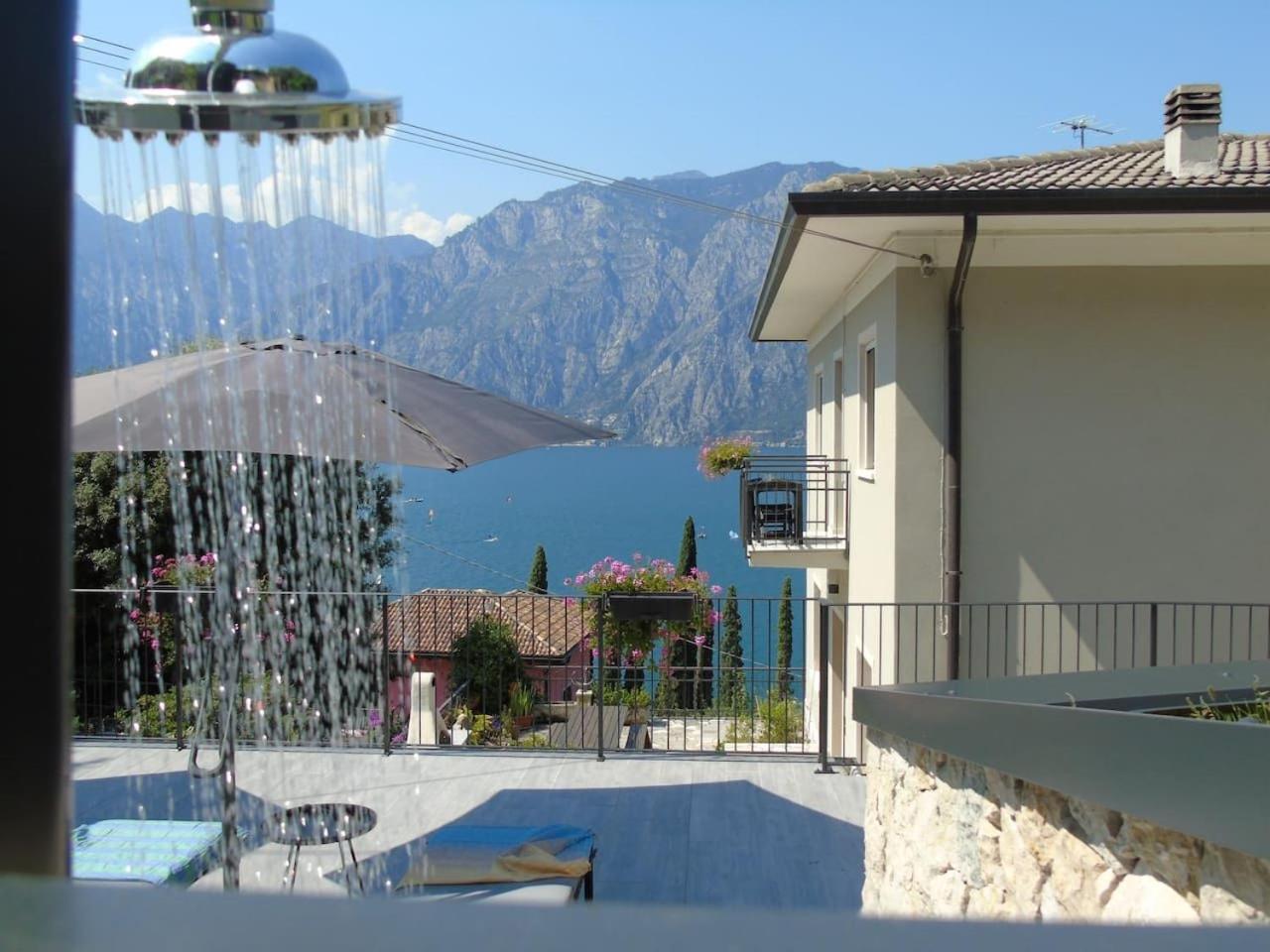 Finestra Sul Lago Malcesine Apt Riva Buitenkant foto