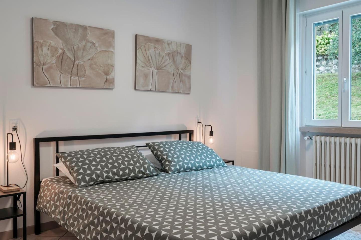 Finestra Sul Lago Malcesine Apt Riva Buitenkant foto
